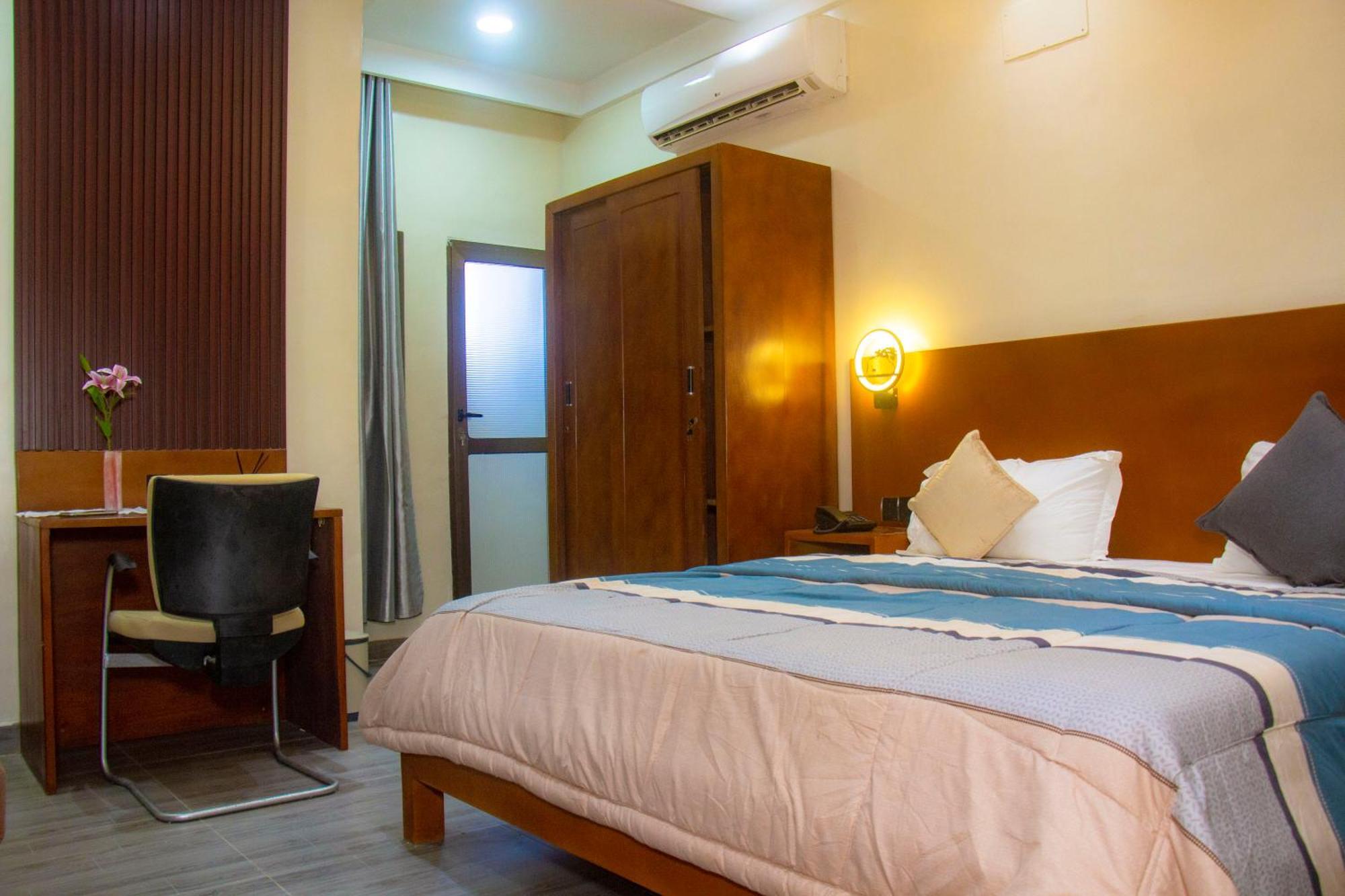 קוטונו Hotel L'Apero מראה חיצוני תמונה