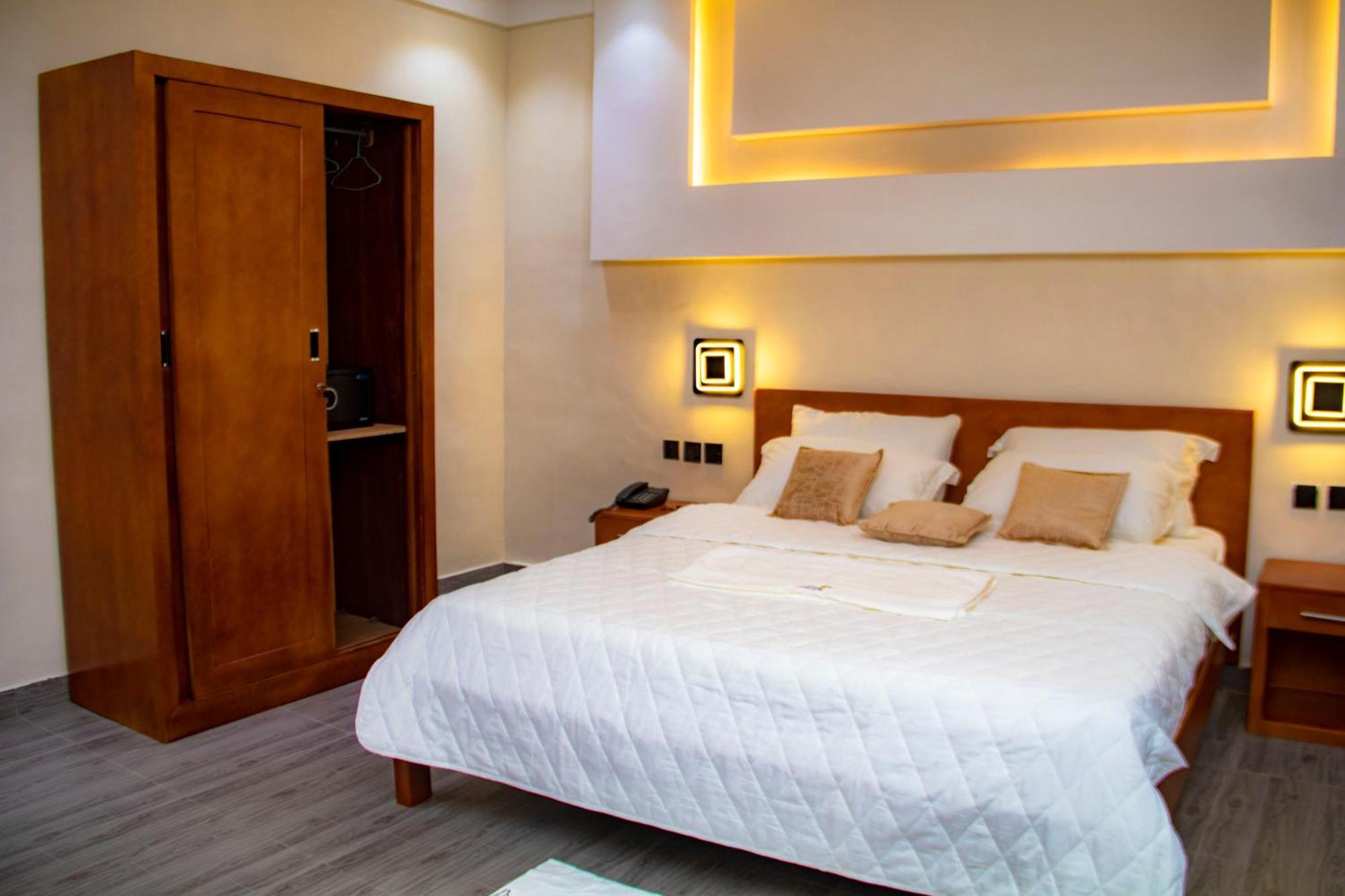 קוטונו Hotel L'Apero מראה חיצוני תמונה